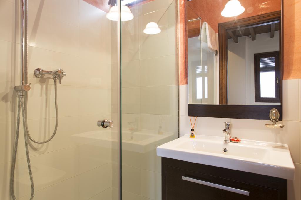 Apartamento Puerta Elvira Centro Free Parking Granada Eksteriør billede